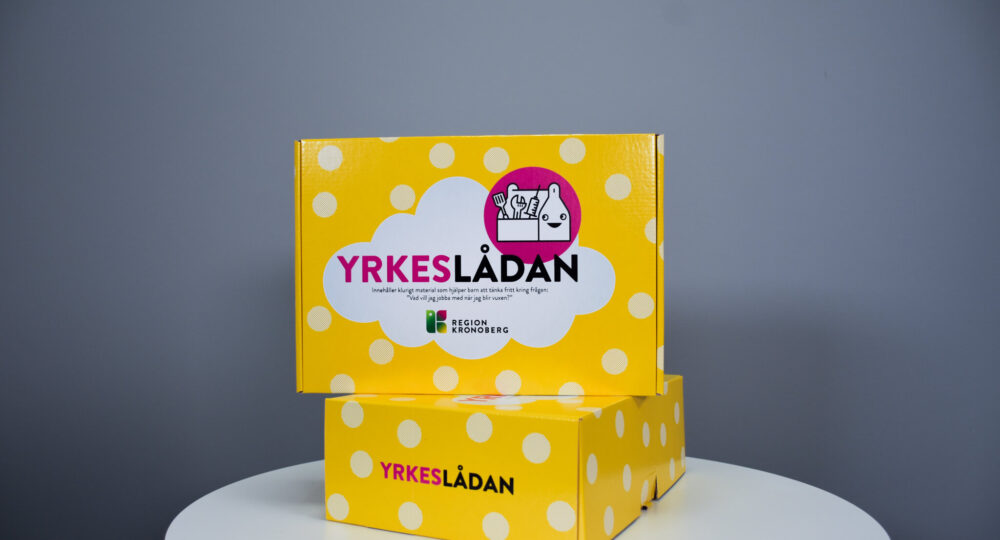 Två Yrkeslådor staplade på varandra